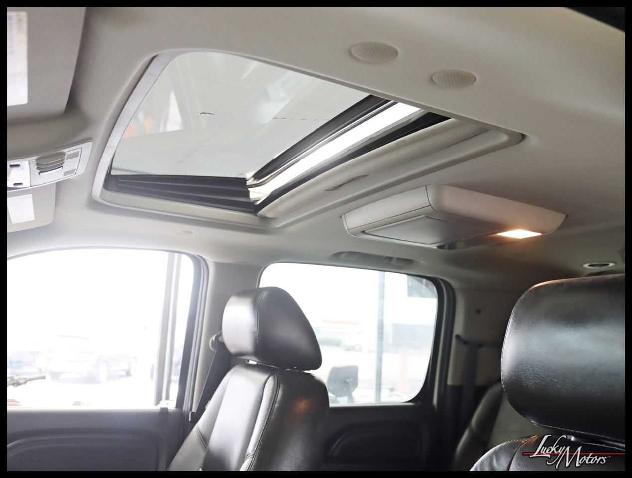 GMC Yukon Denali XL 4WD 2011