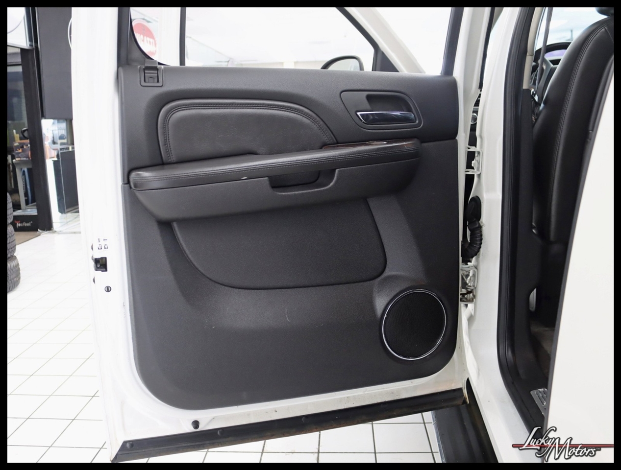 GMC Yukon Denali XL 4WD 2011