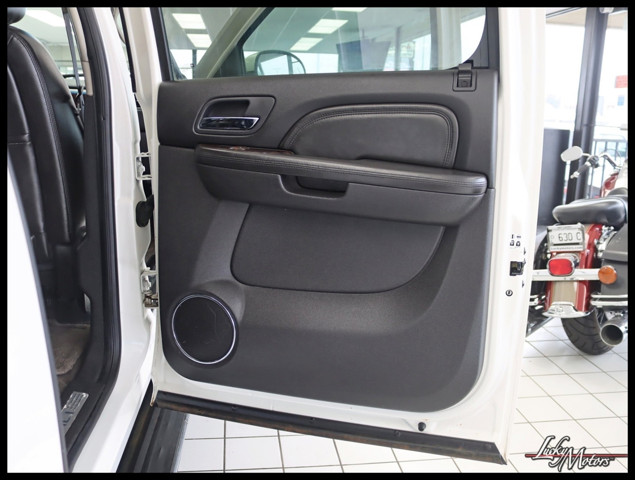 GMC Yukon Denali XL 4WD 2011