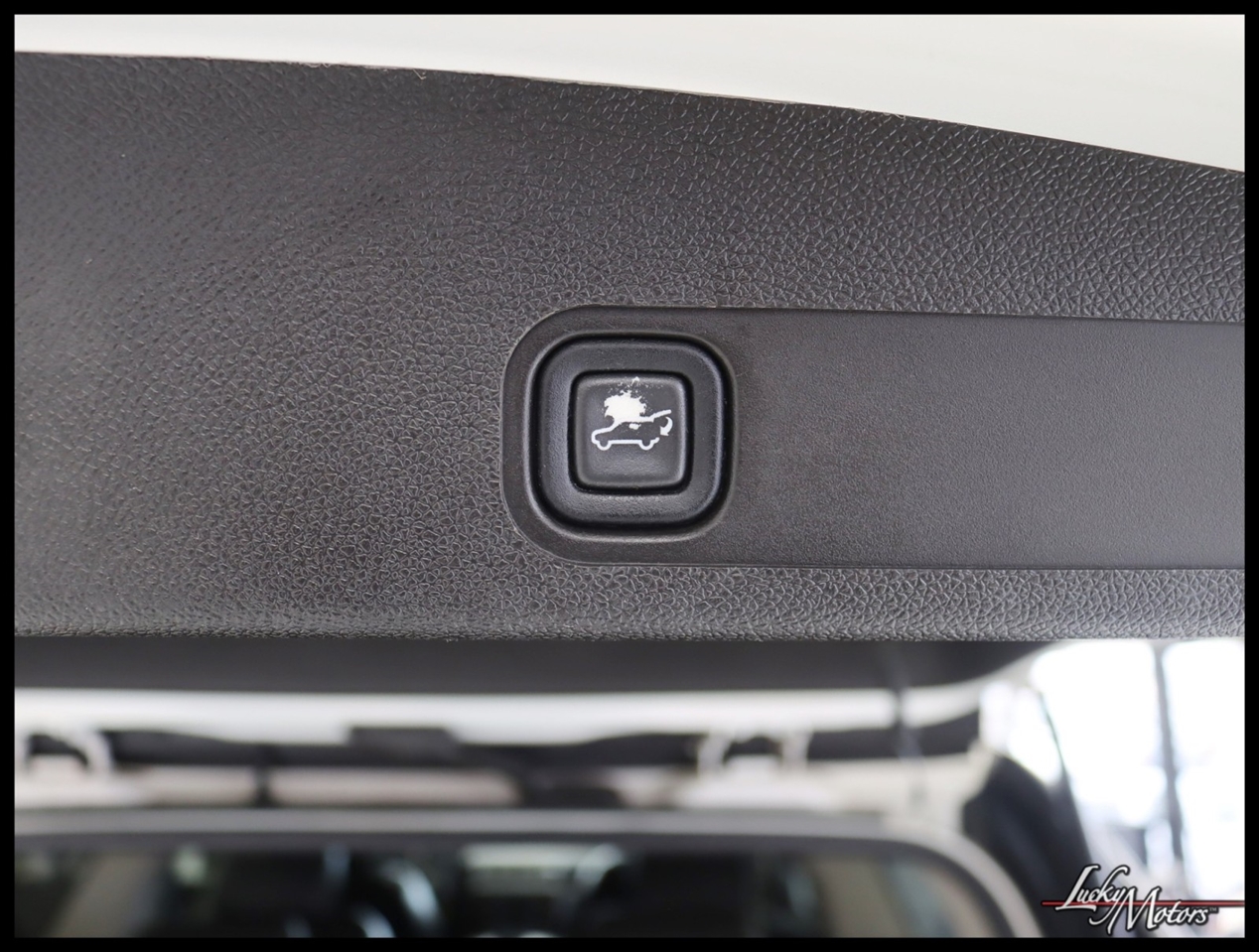 GMC Yukon Denali XL 4WD 2011