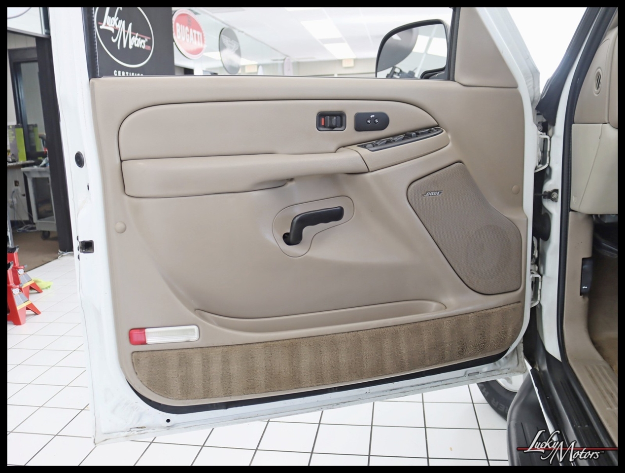 Chevrolet Tahoe 4WD 2004 Chevrolet Tahoe 4WD 2004