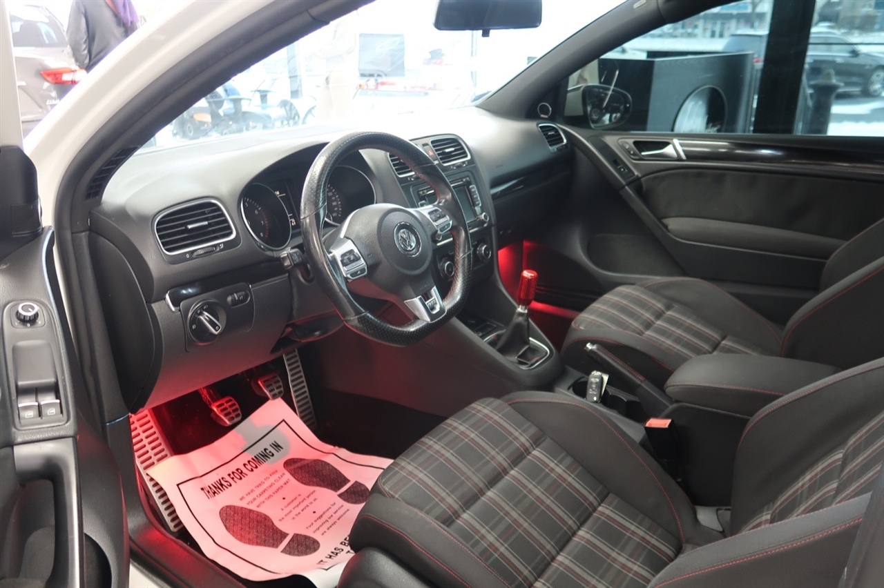 Volkswagen GTI 2.0T Coupe 2010