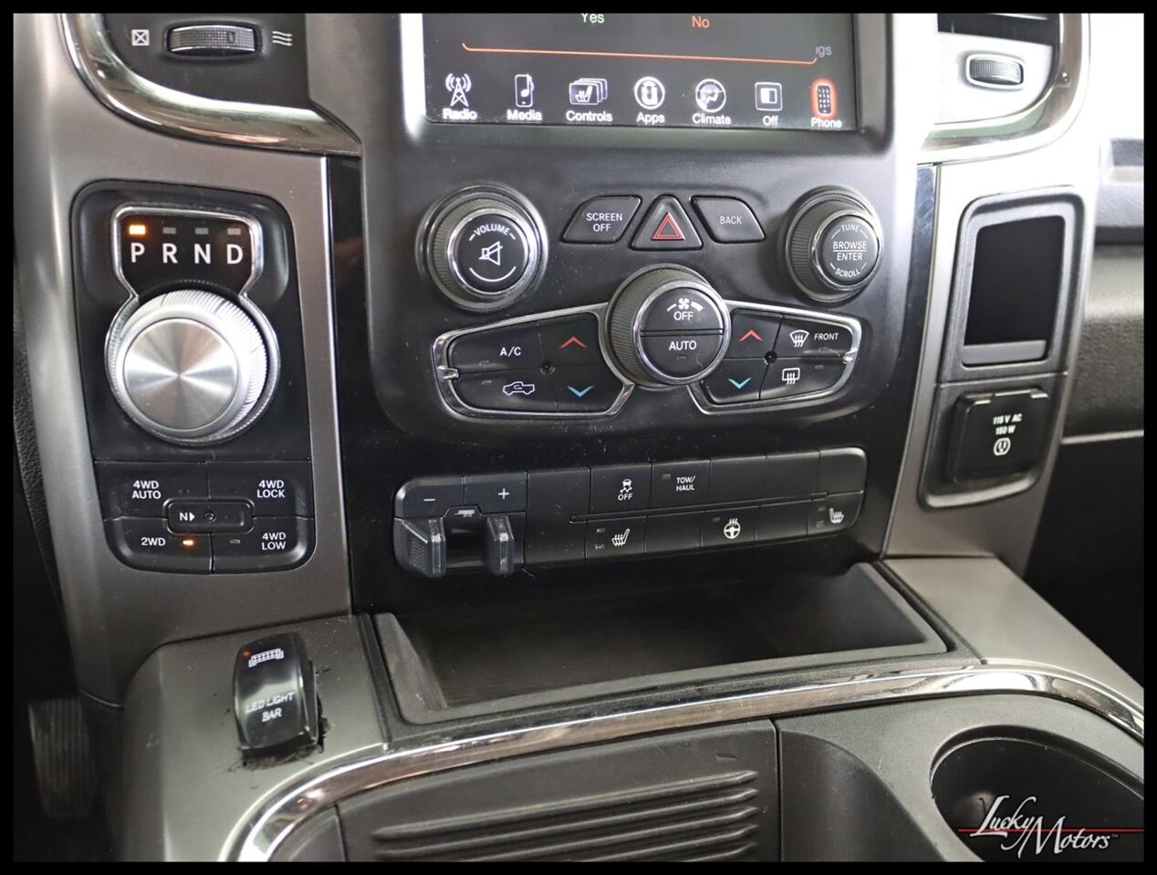 RAM 1500 Sport Quad Cab 4WD 2017