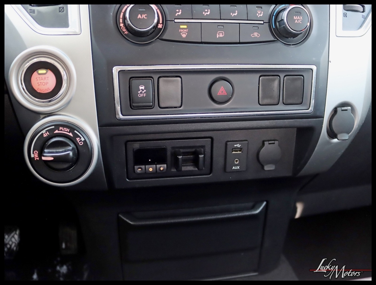 Nissan Titan XD SV 4WD Diesel 2017