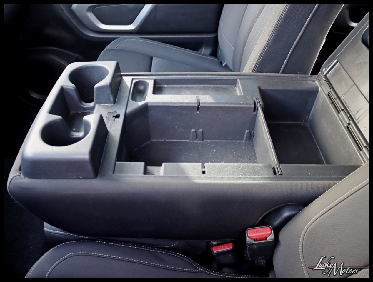 Nissan Titan XD SV 4WD Diesel 2017