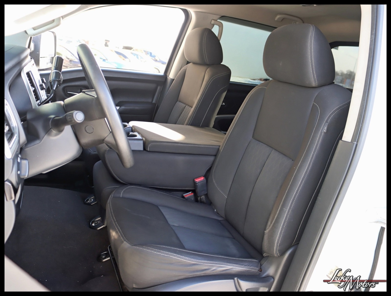 Nissan Titan XD SV 4WD Diesel 2017