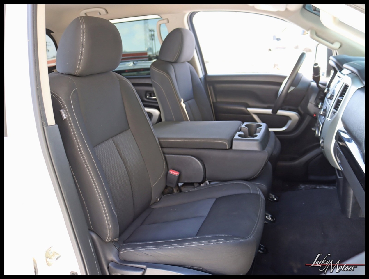 Nissan Titan XD SV 4WD Diesel 2017