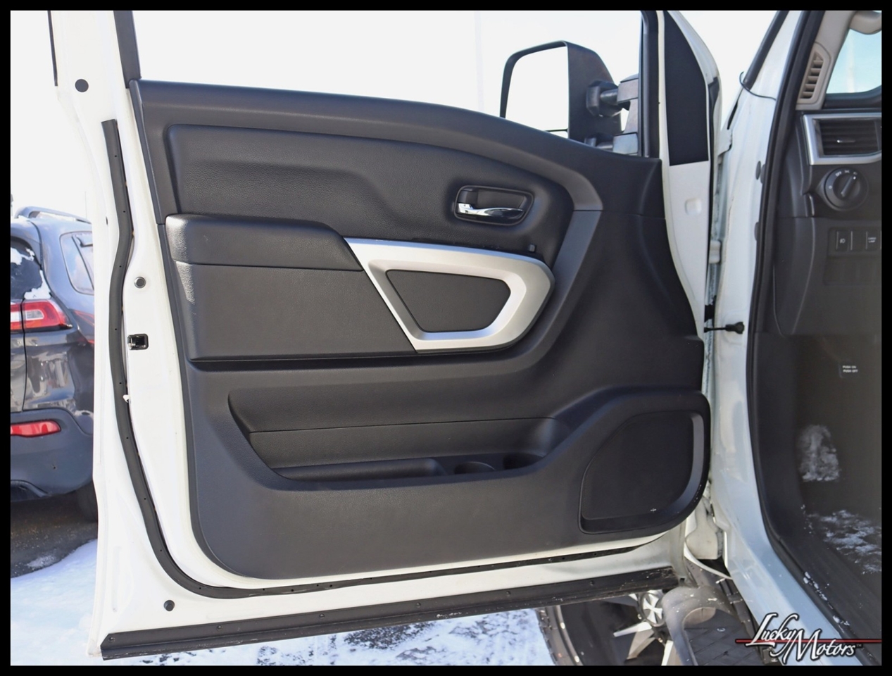 Nissan Titan XD SV 4WD Diesel 2017