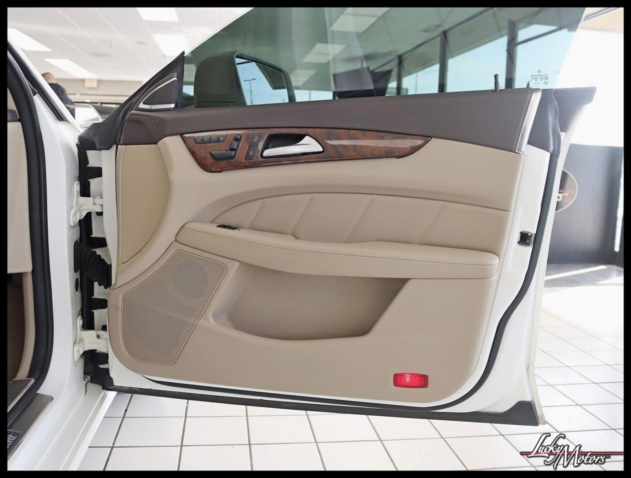 Mercedes-Benz CLS-Class CLS550 4MATIC 2013