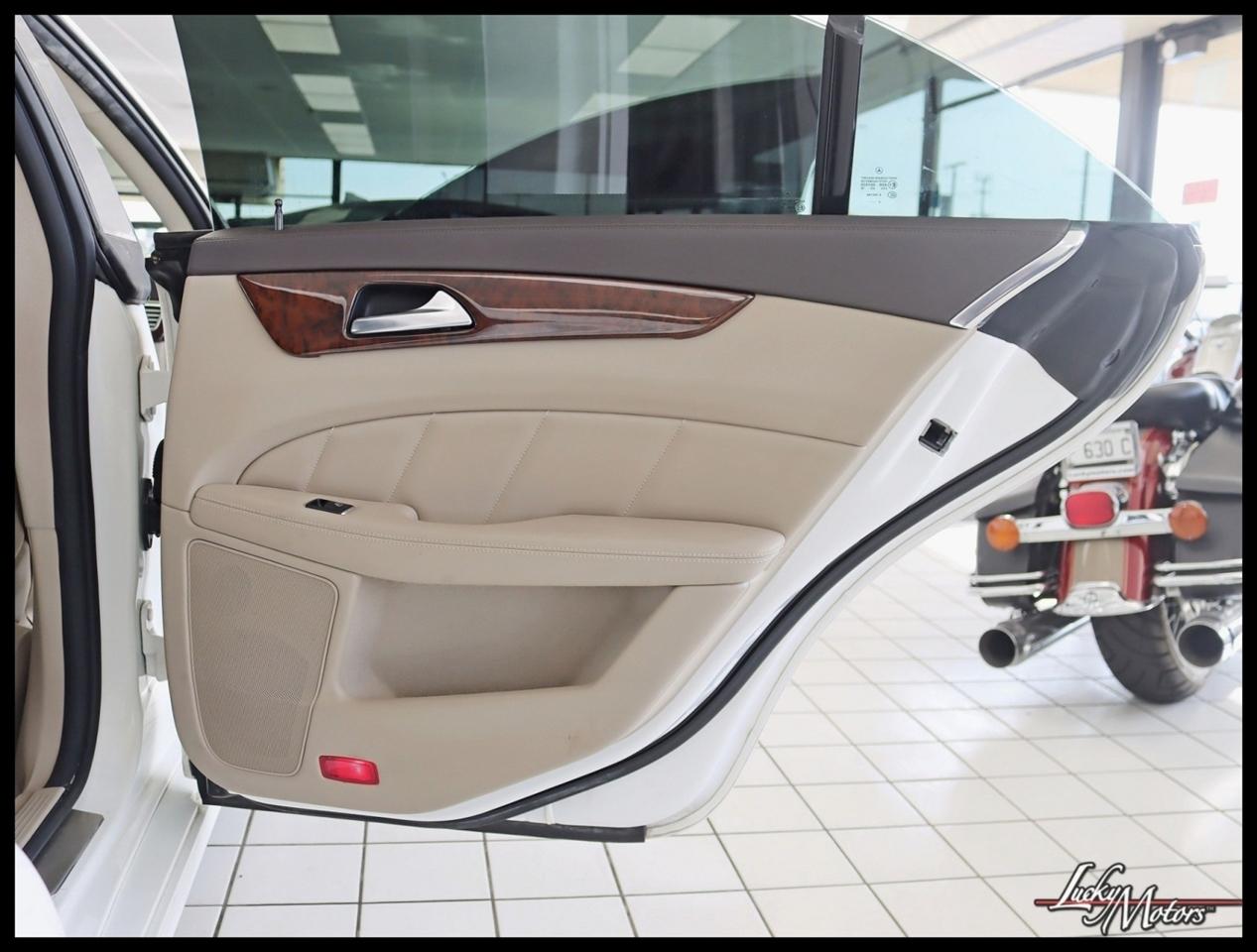 Mercedes-Benz CLS-Class CLS550 4MATIC 2013