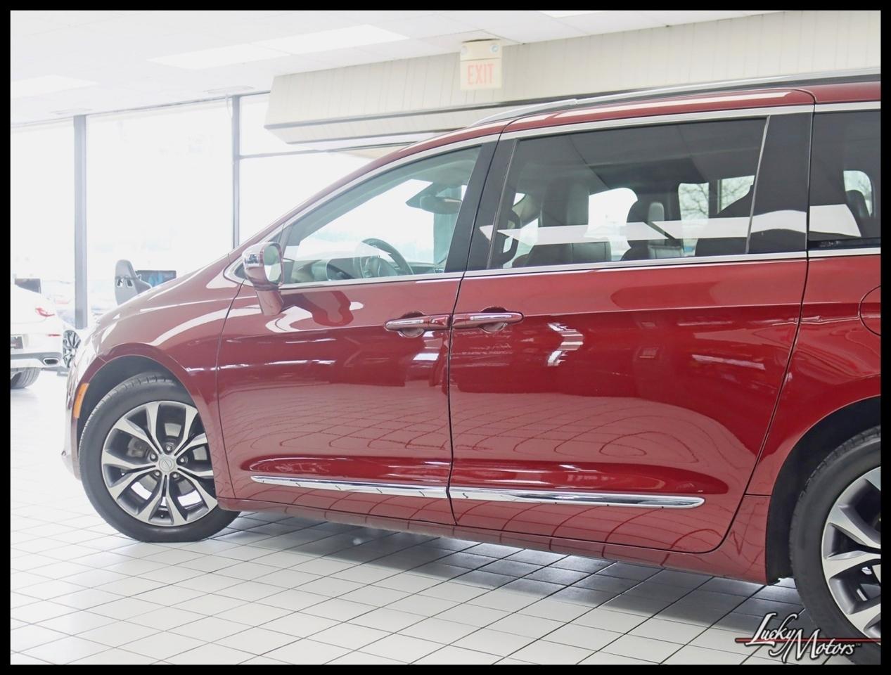 Chrysler Pacifica Limited 2017