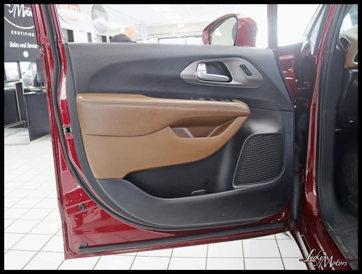 Chrysler Pacifica Limited 2017