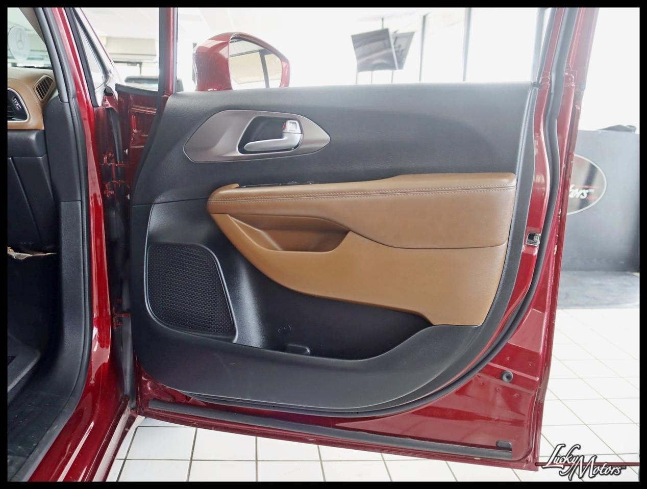 Chrysler Pacifica Limited 2017