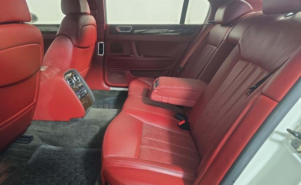 Bentley Continental Flying Spur Sedan 2006