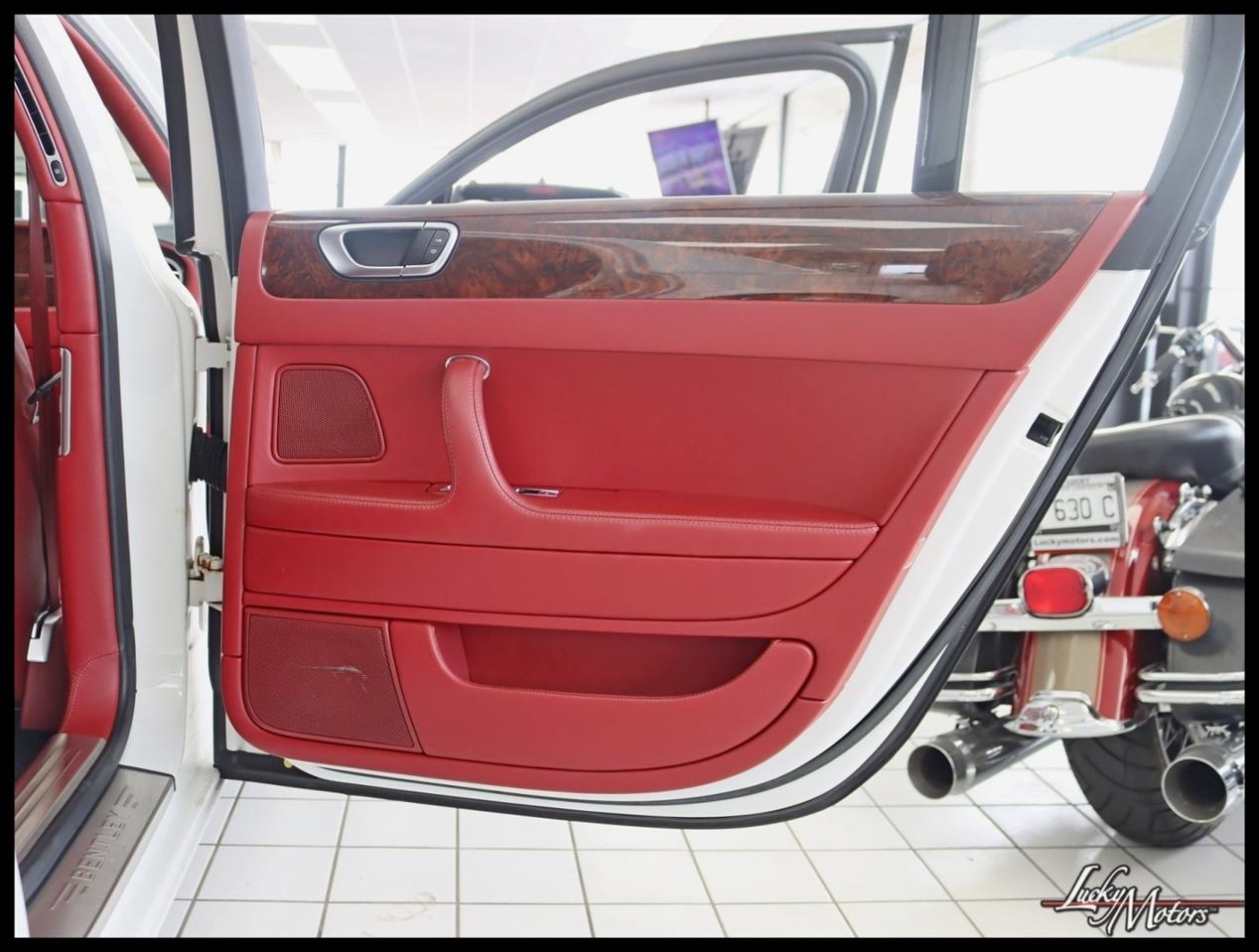 Bentley Continental Flying Spur Sedan 2006