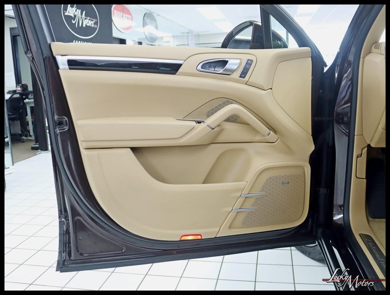 Porsche Cayenne Platinum Edition AWD 2017