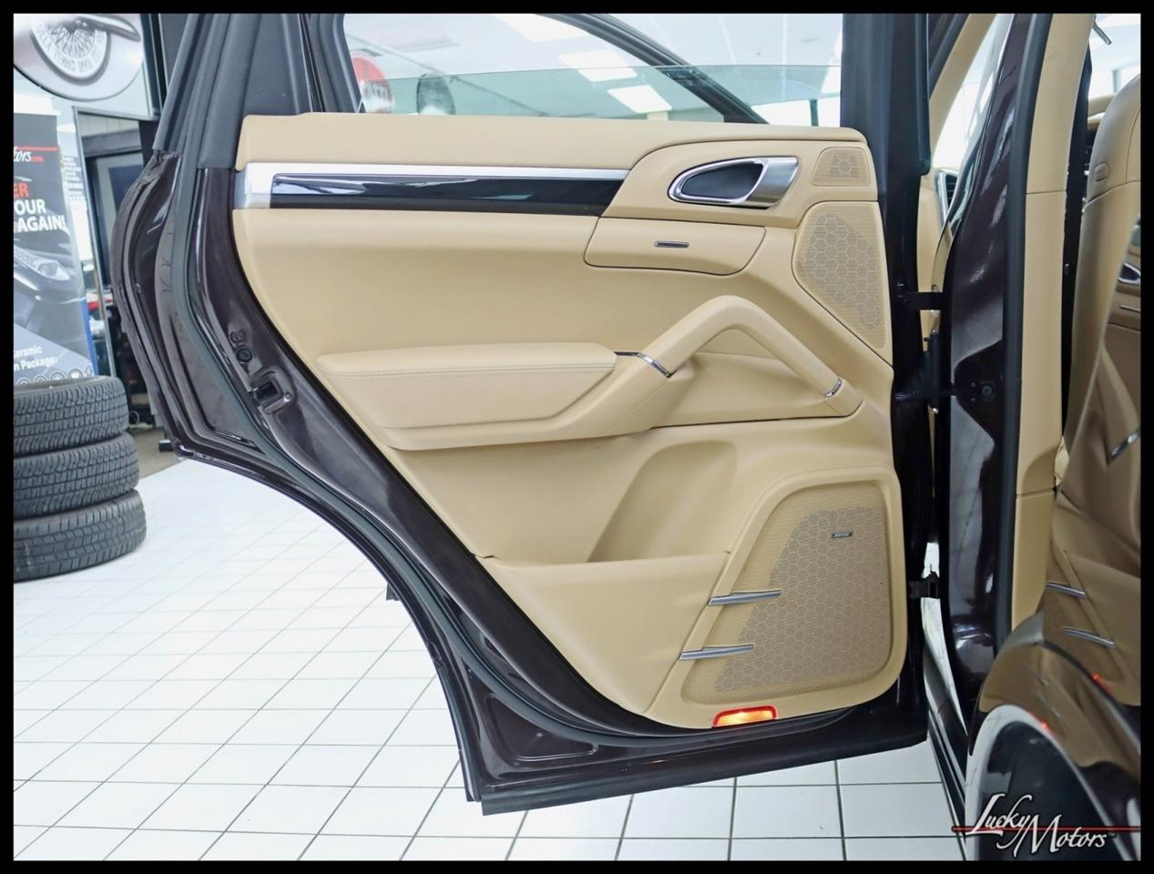 Porsche Cayenne Platinum Edition AWD 2017