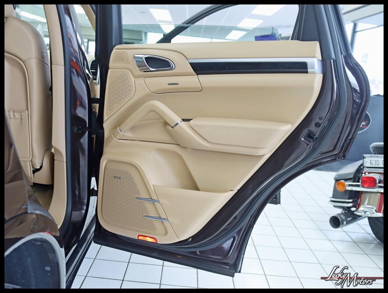 Porsche Cayenne Platinum Edition AWD 2017