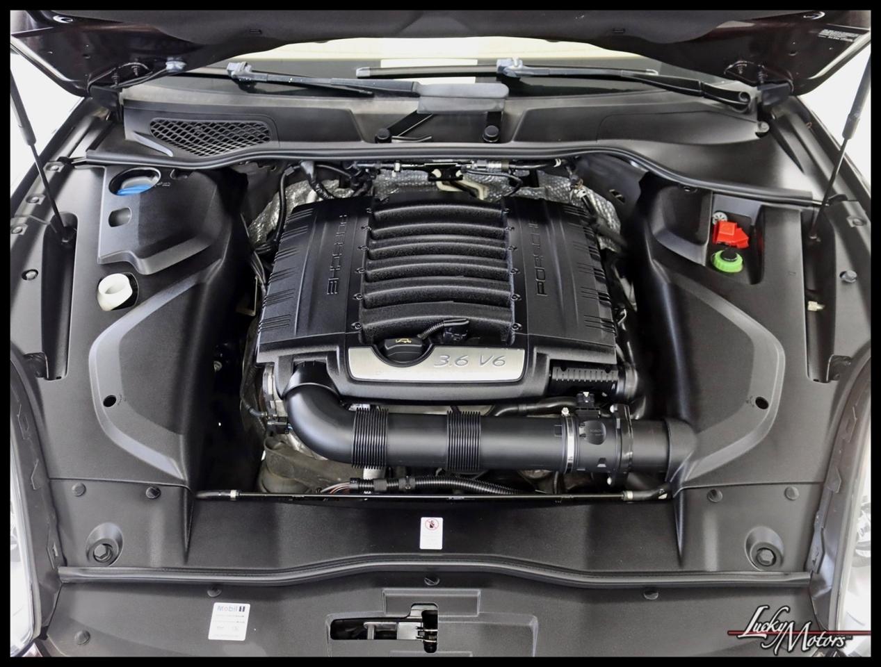 Porsche Cayenne Platinum Edition AWD 2017