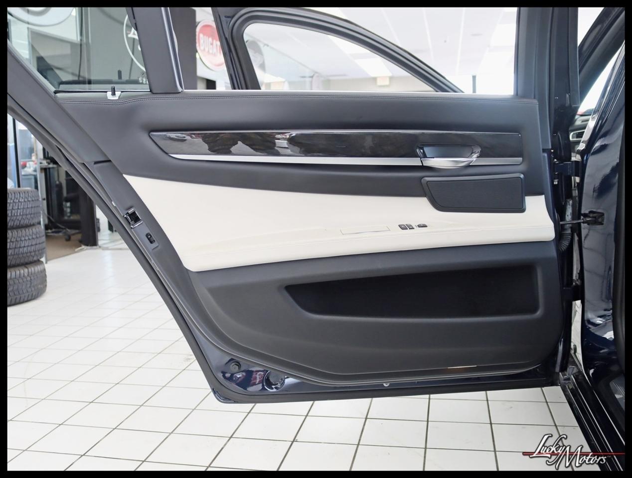 BMW 7-Series 750Li 2015