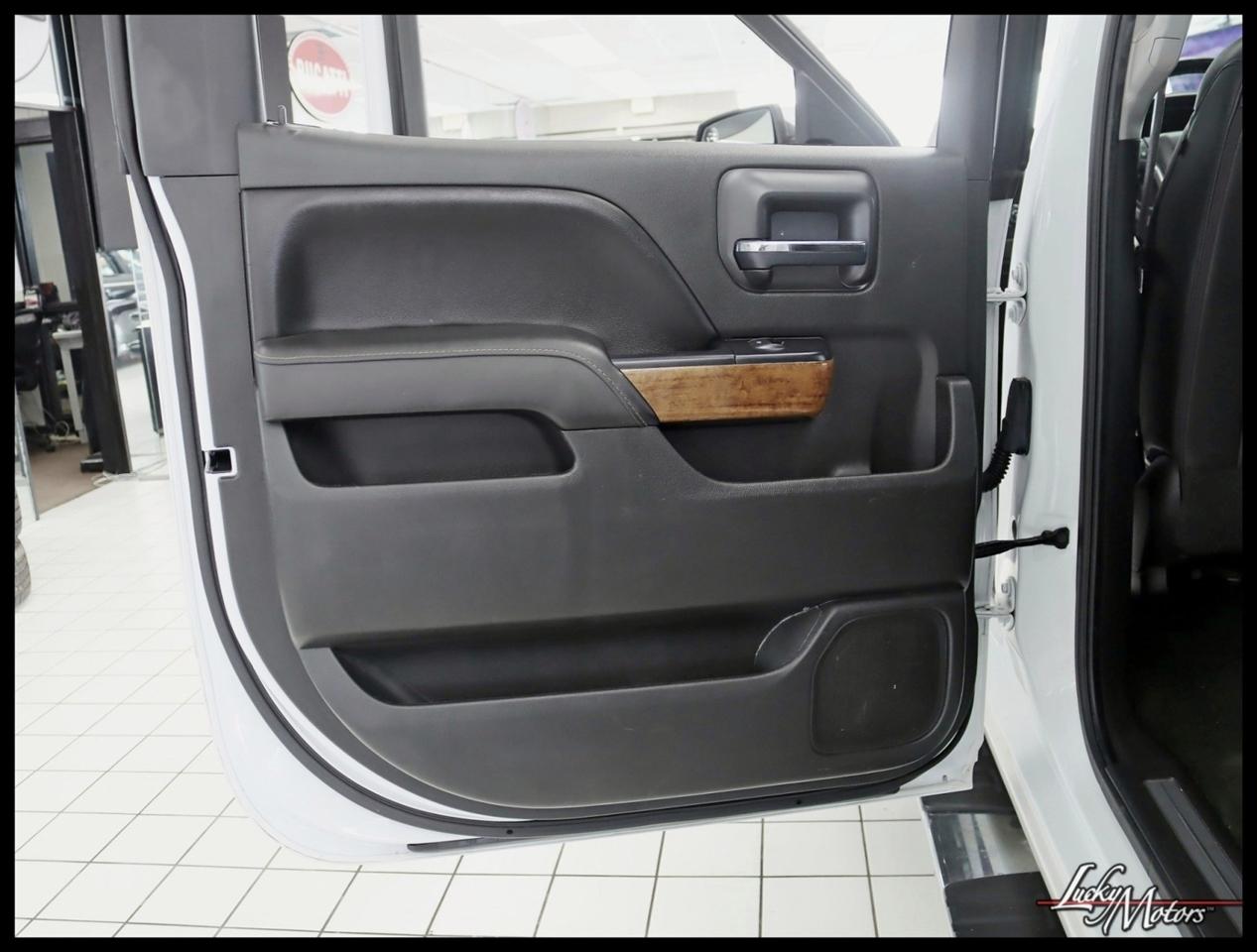 Chevrolet Silverado 1500 High Country Crew Cab Long Box 4WD 2017