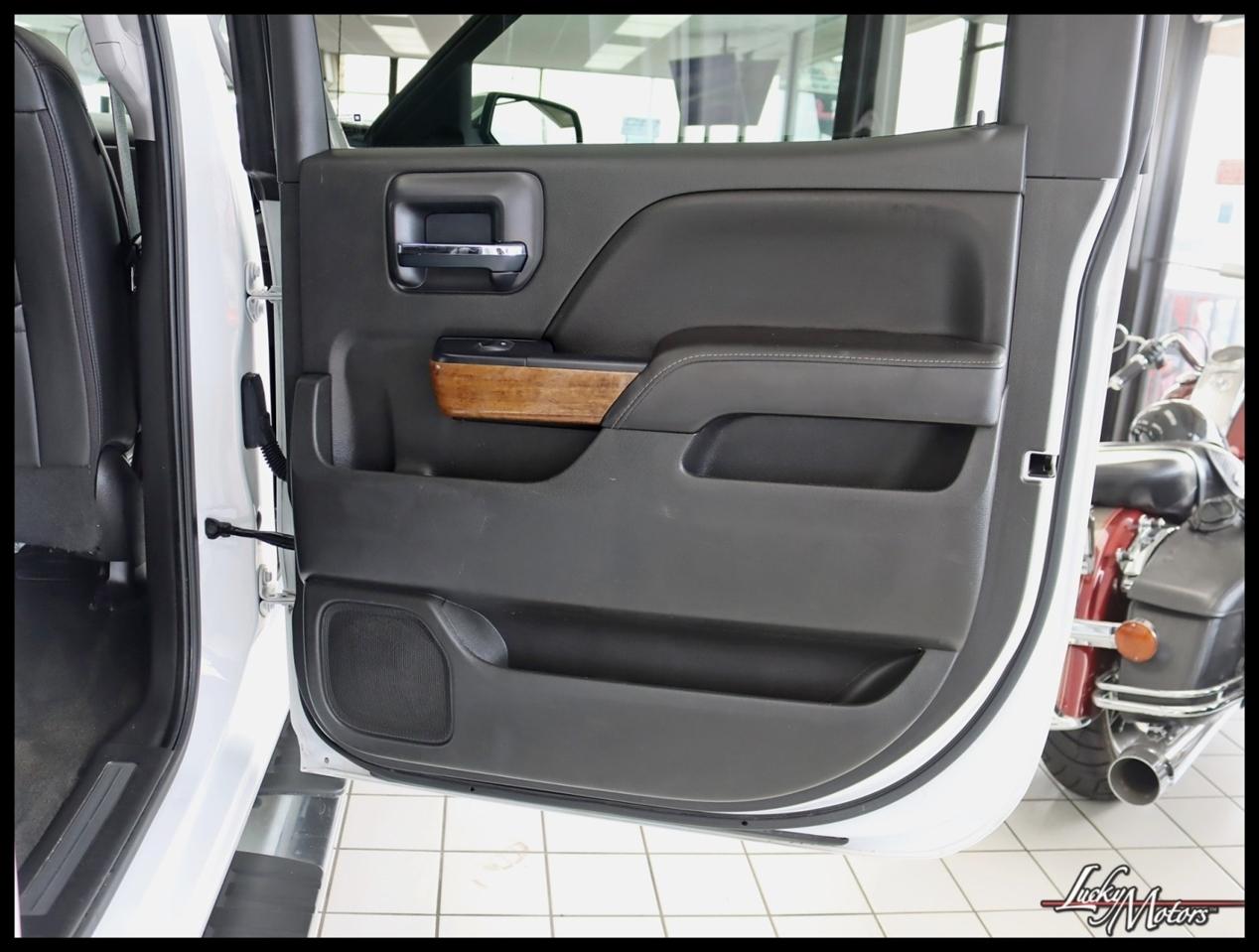 Chevrolet Silverado 1500 High Country Crew Cab Long Box 4WD 2017