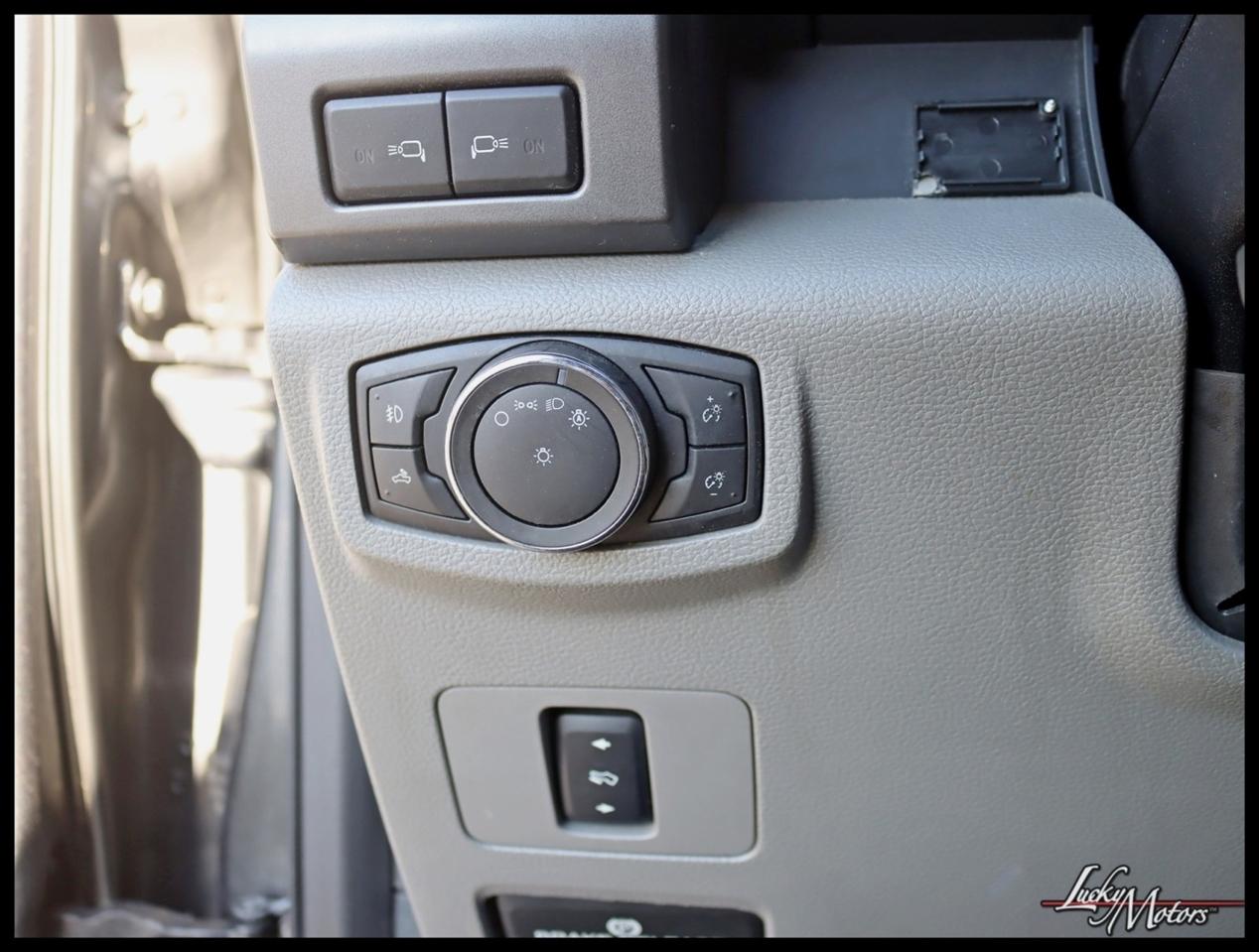 Ford F-350 SD XLT Crew Cab Long Bed DRW 4WD 2017