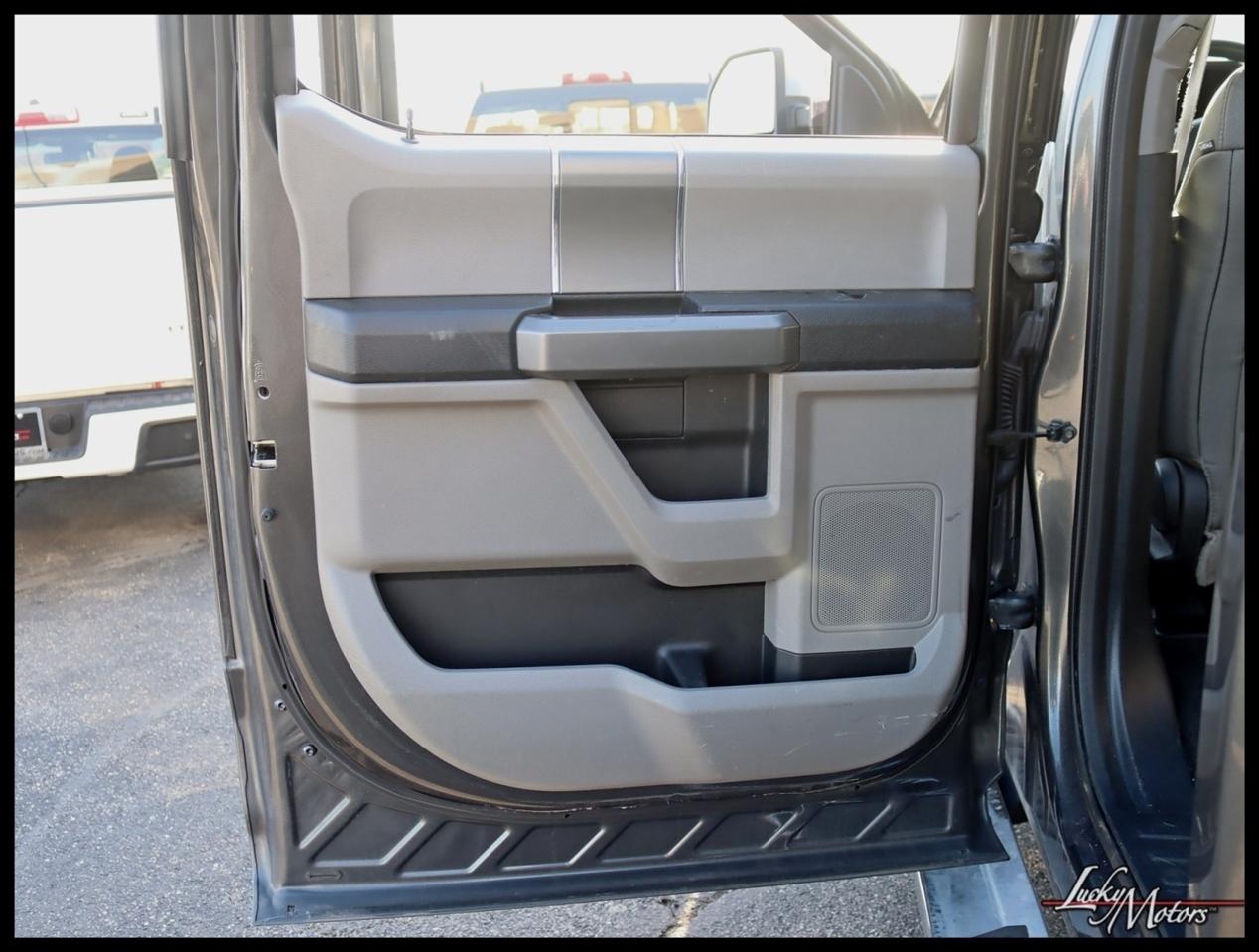 Ford F-350 SD XLT Crew Cab Long Bed DRW 4WD 2017