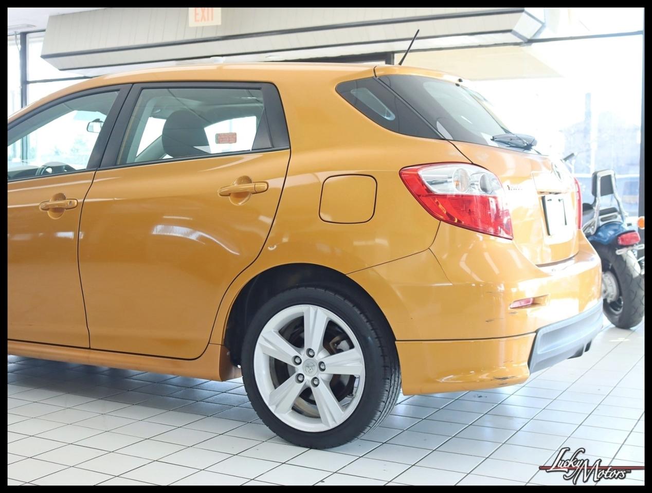 Toyota Matrix S 5-Speed AT 2009