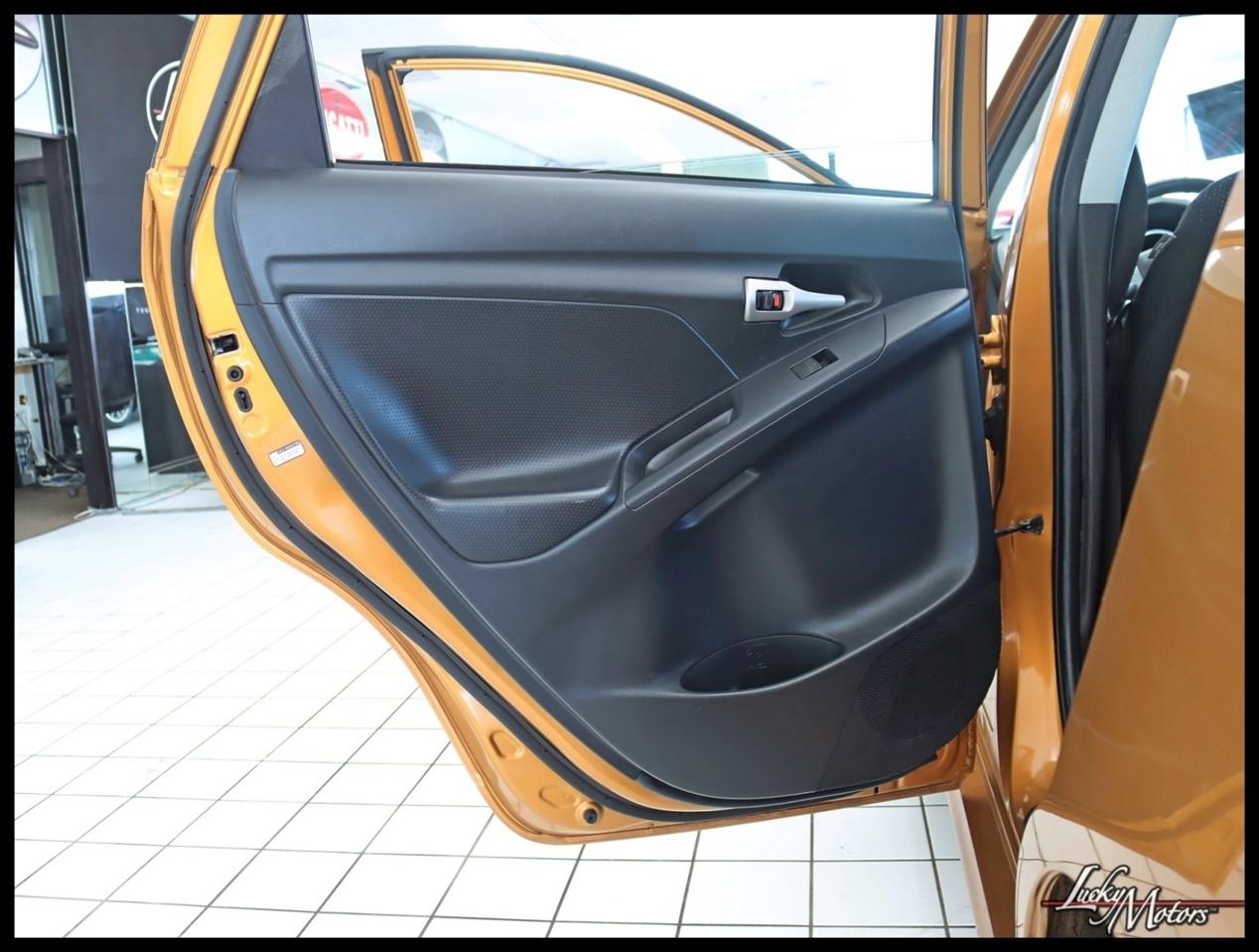 Toyota Matrix S 5-Speed AT 2009