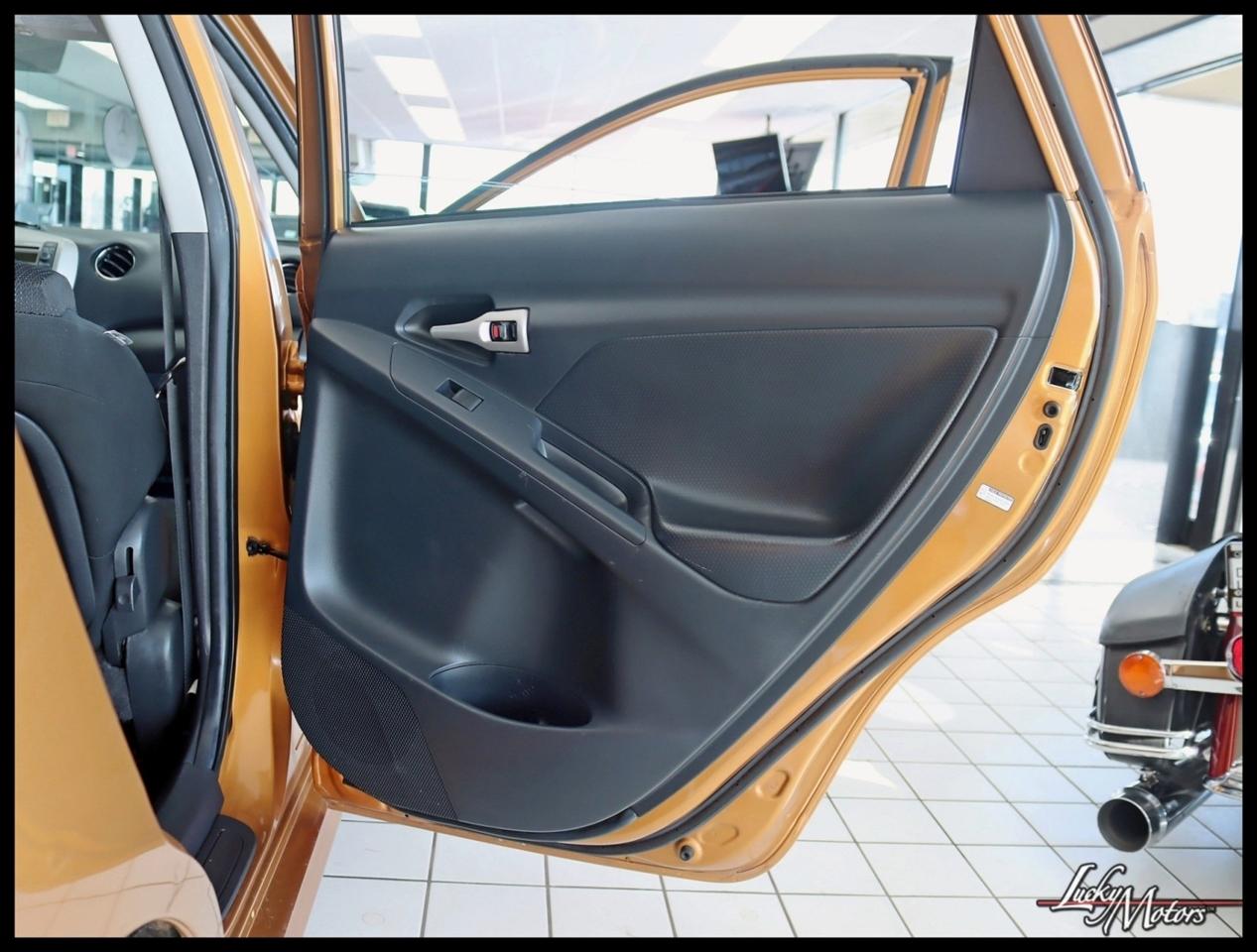 Toyota Matrix S 5-Speed AT 2009