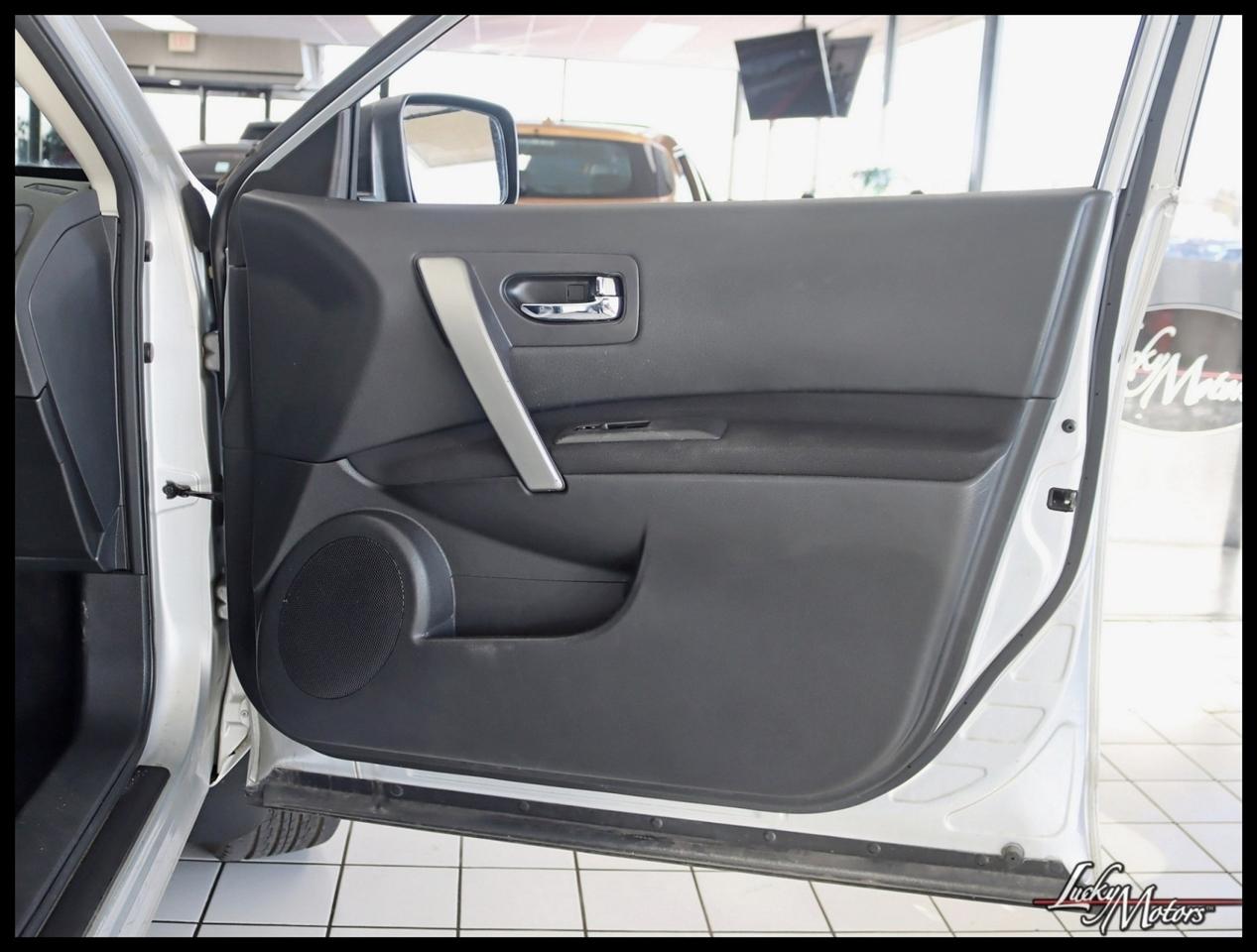 Nissan Rogue S AWD 2010