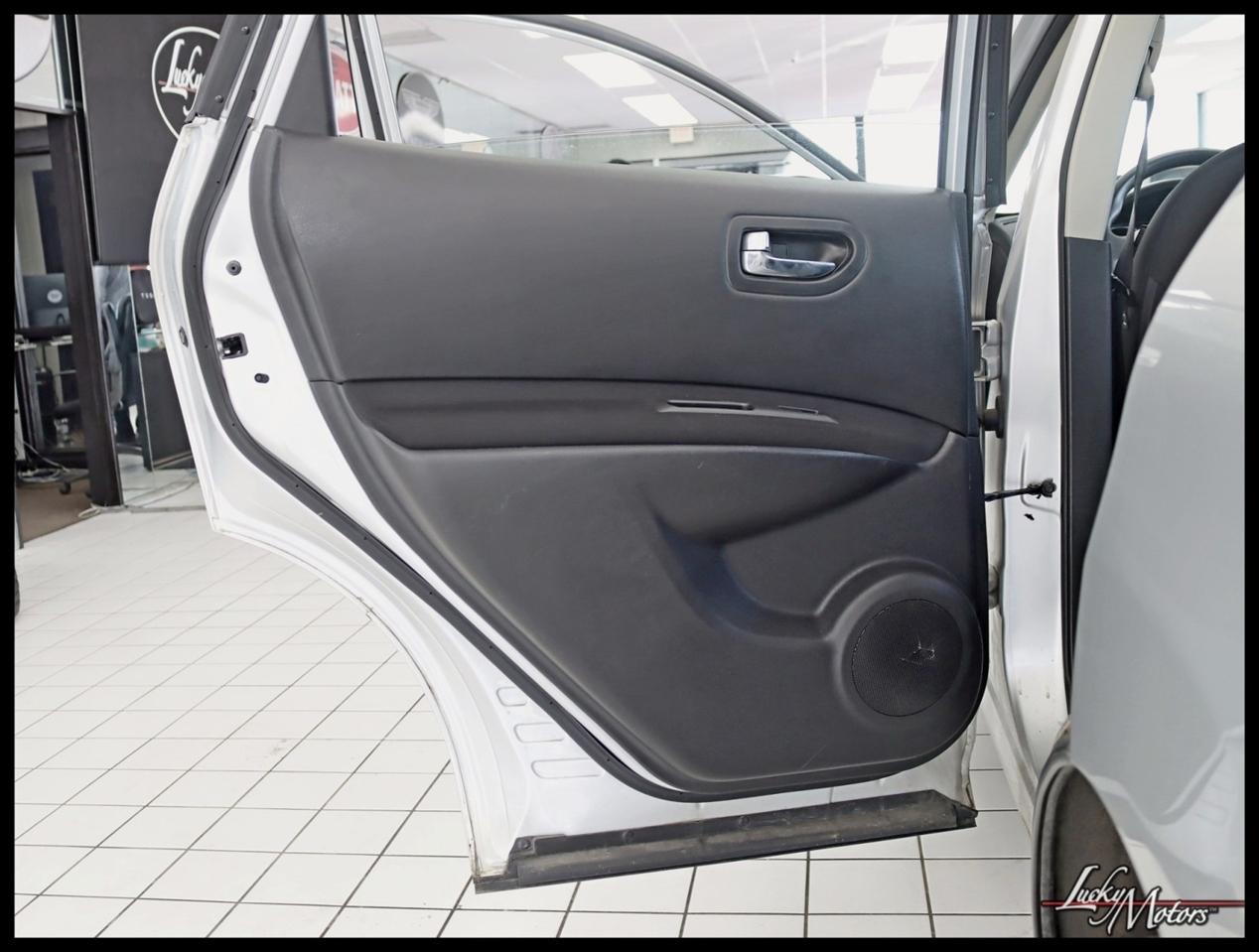 Nissan Rogue S AWD 2010