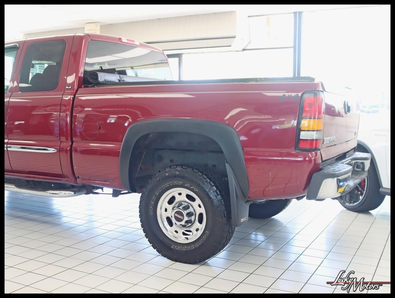 GMC Sierra 2500HD SLE Ext. Cab Long Bed 4WD 2005