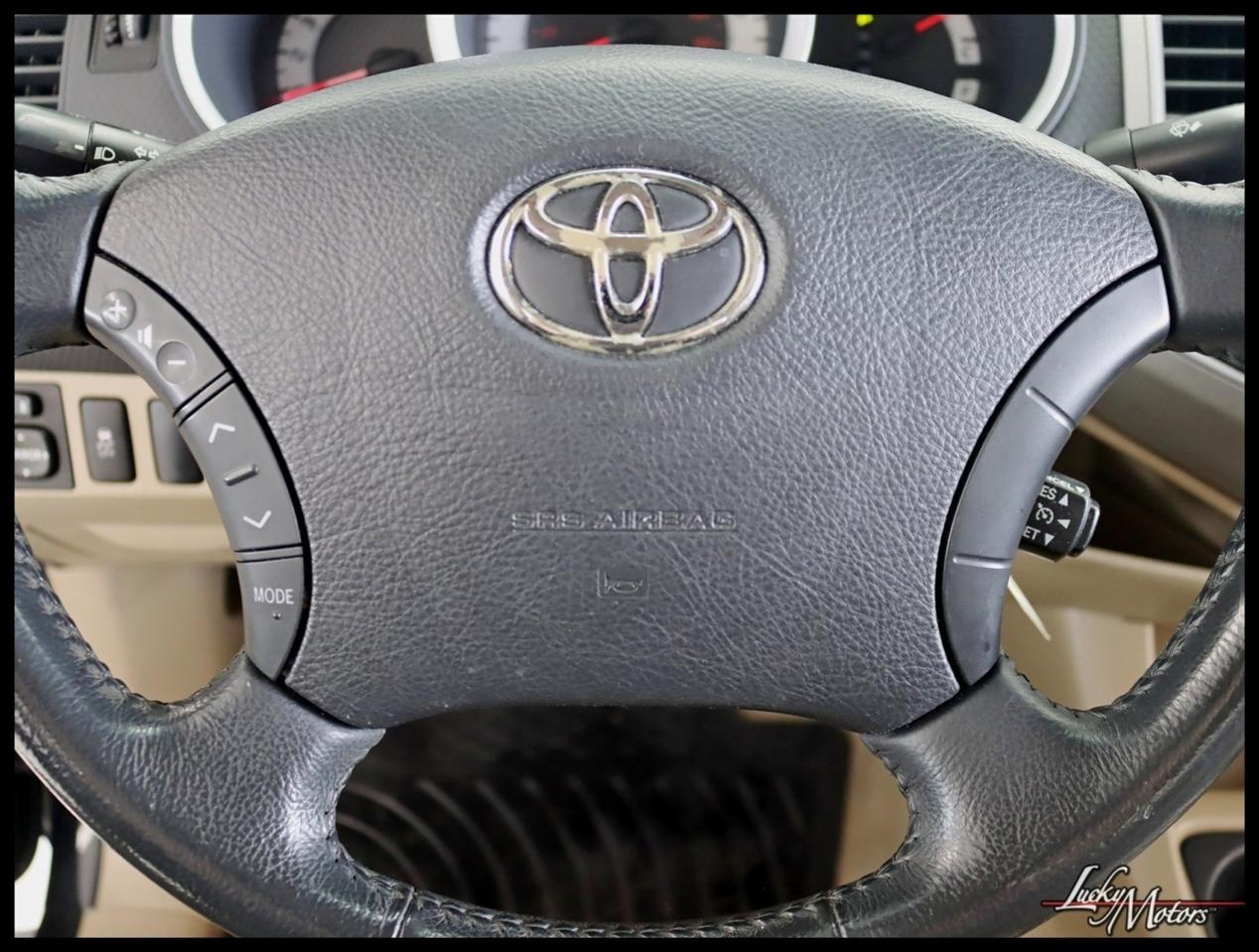 Toyota Tacoma PreRunner Double Cab Auto 2WD 2011