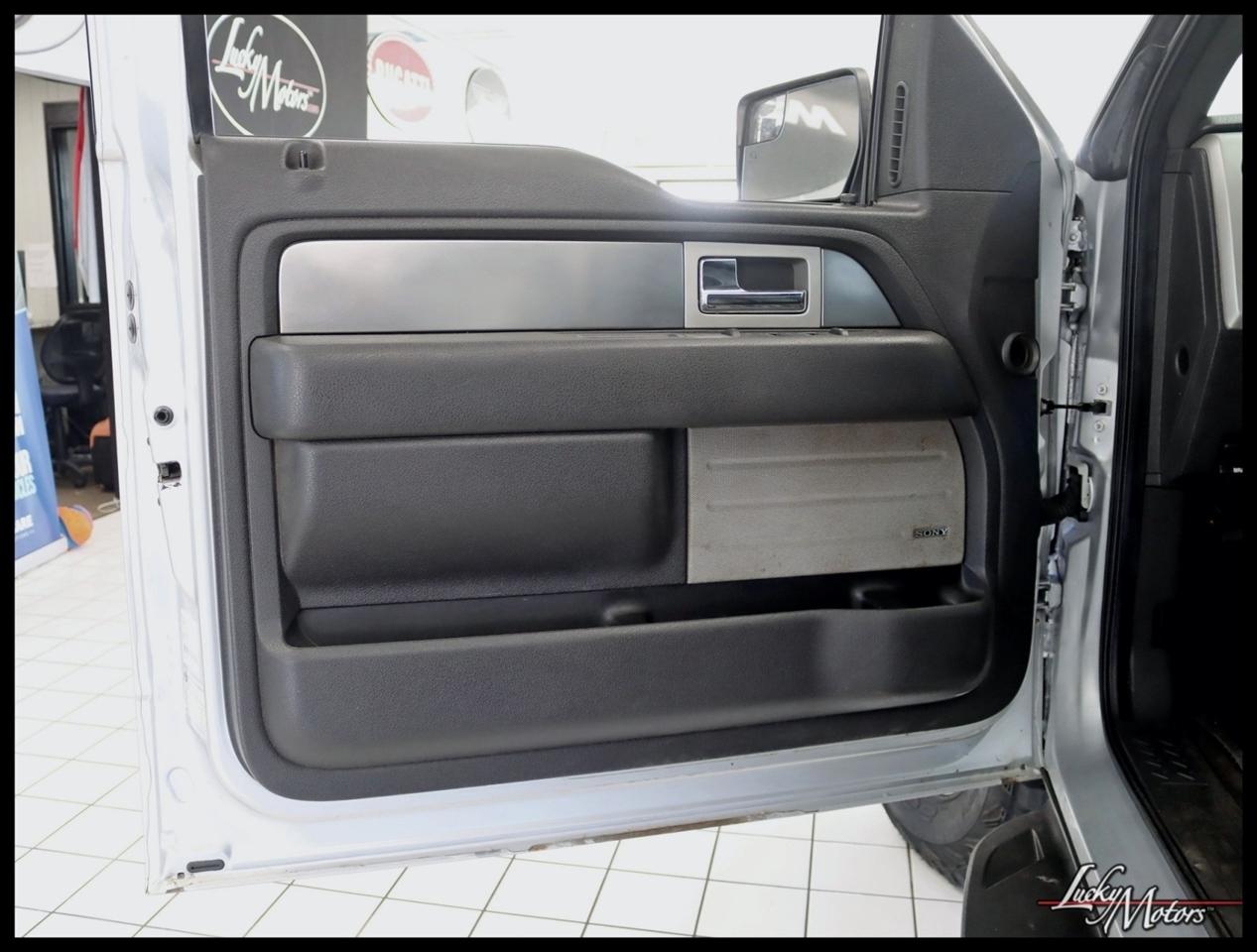 Ford F-150 SVT Raptor SuperCrew 5.5-ft. Bed 4WD 2012