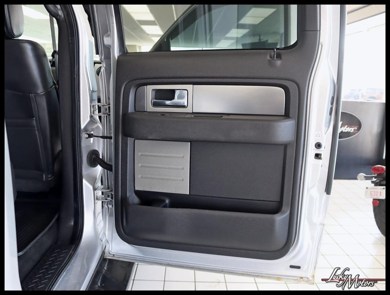 Ford F-150 SVT Raptor SuperCrew 5.5-ft. Bed 4WD 2012