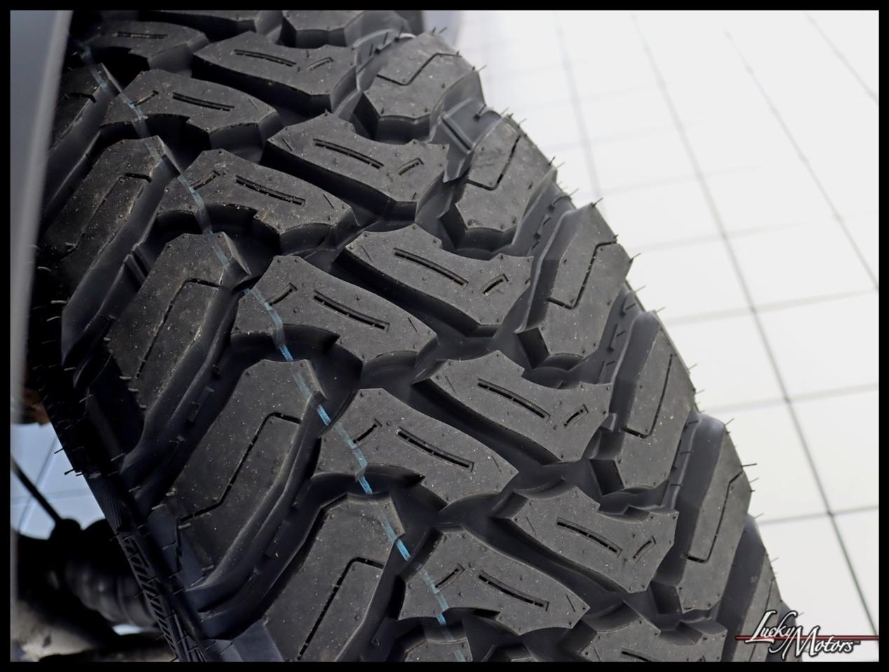 Ford F-150 SVT Raptor SuperCrew 5.5-ft. Bed 4WD 2012
