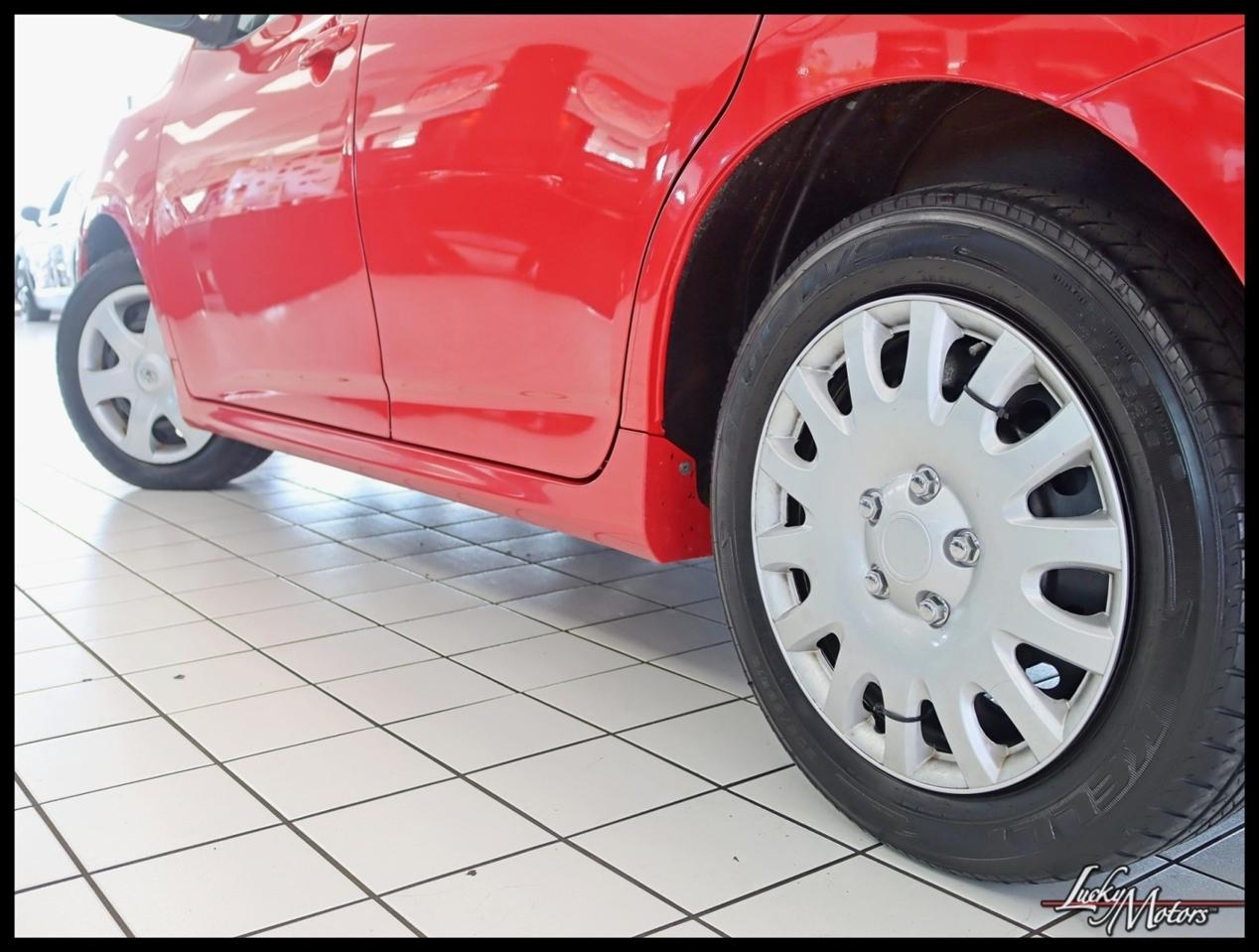 Toyota Matrix Base 4D Hatchback 2011