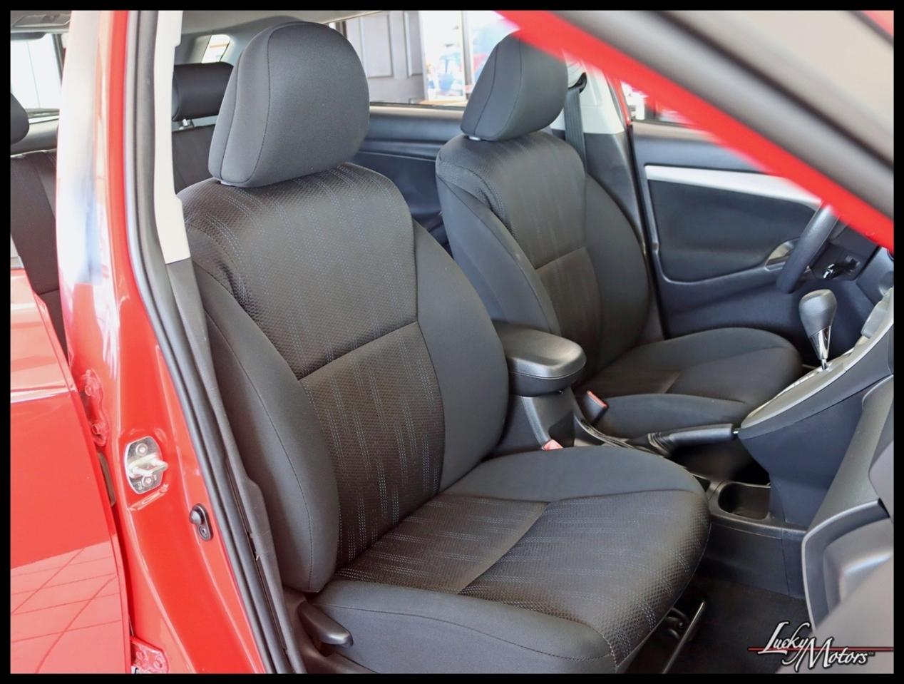 Toyota Matrix Base 4D Hatchback 2011