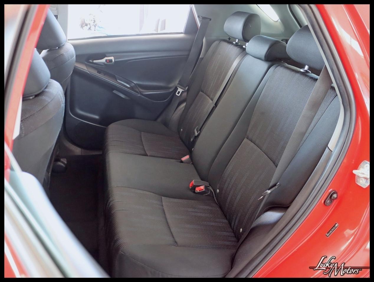 Toyota Matrix Base 4D Hatchback 2011