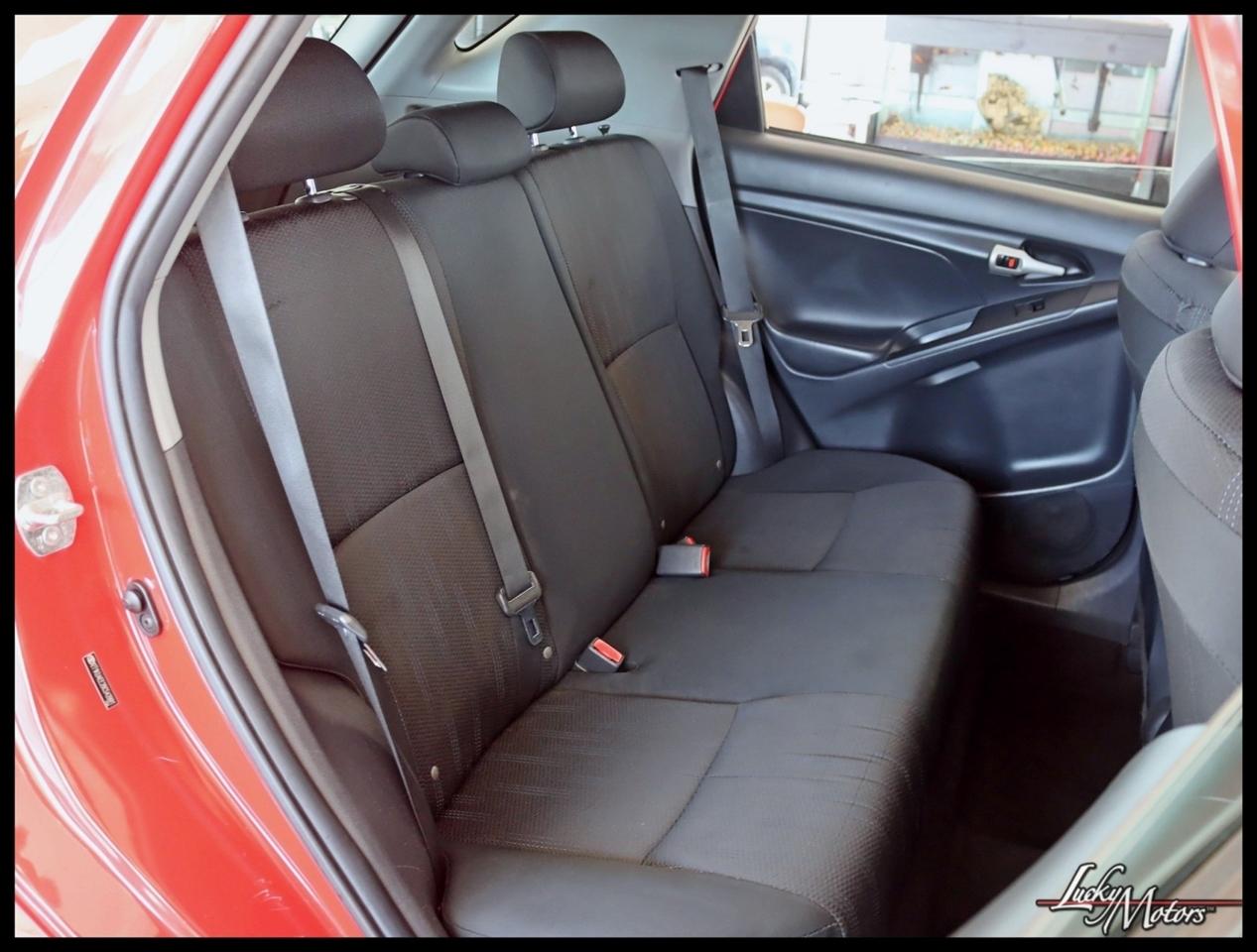 Toyota Matrix Base 4D Hatchback 2011