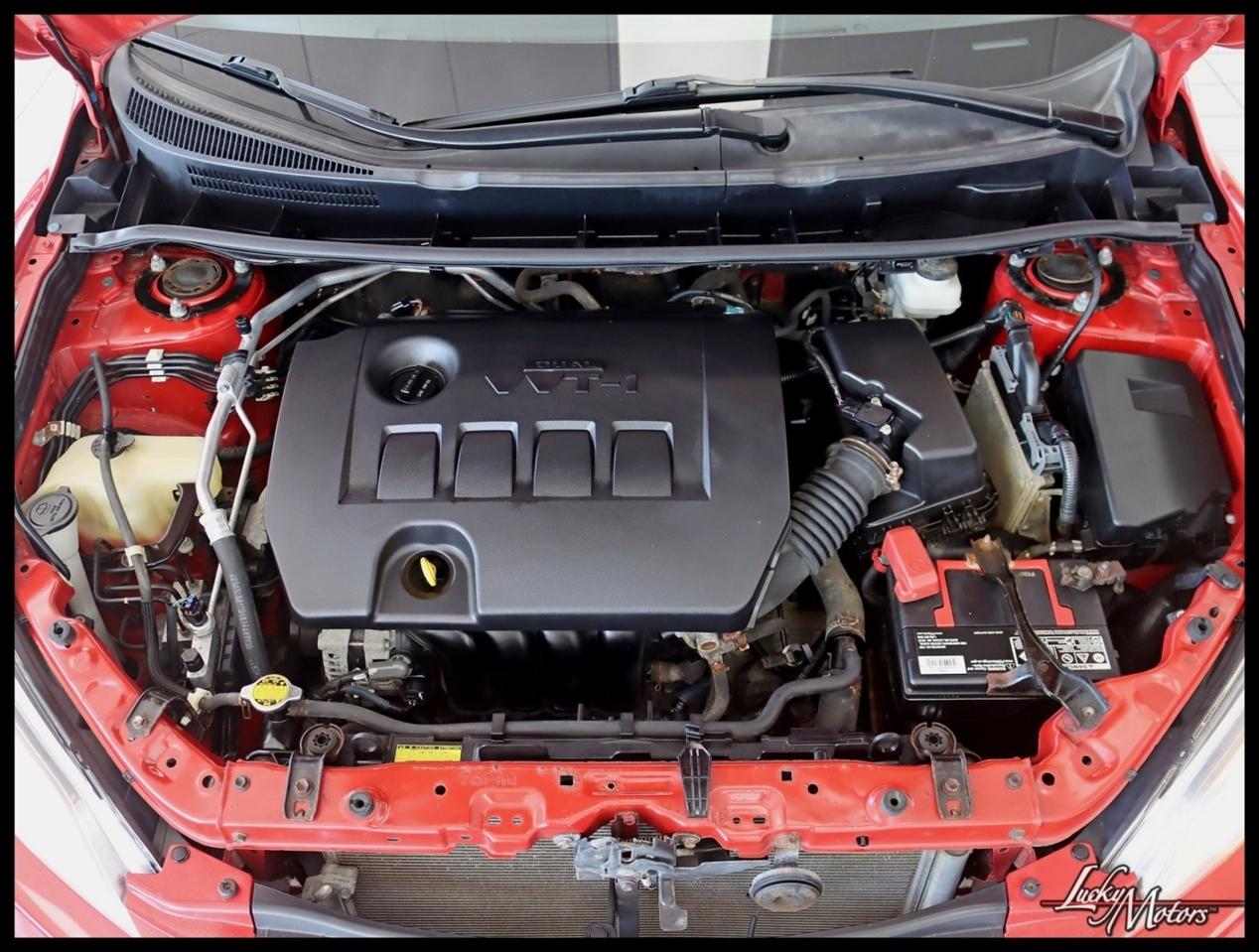 Toyota Matrix Base 4D Hatchback 2011