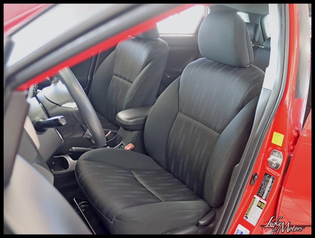 Toyota Matrix Base 4D Hatchback 2011
