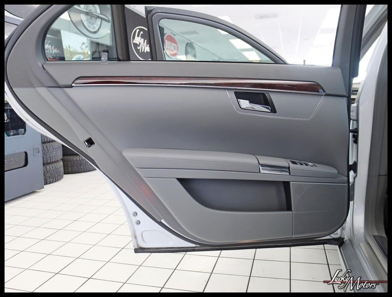 Mercedes-Benz S-Class S550 4MATIC 2007