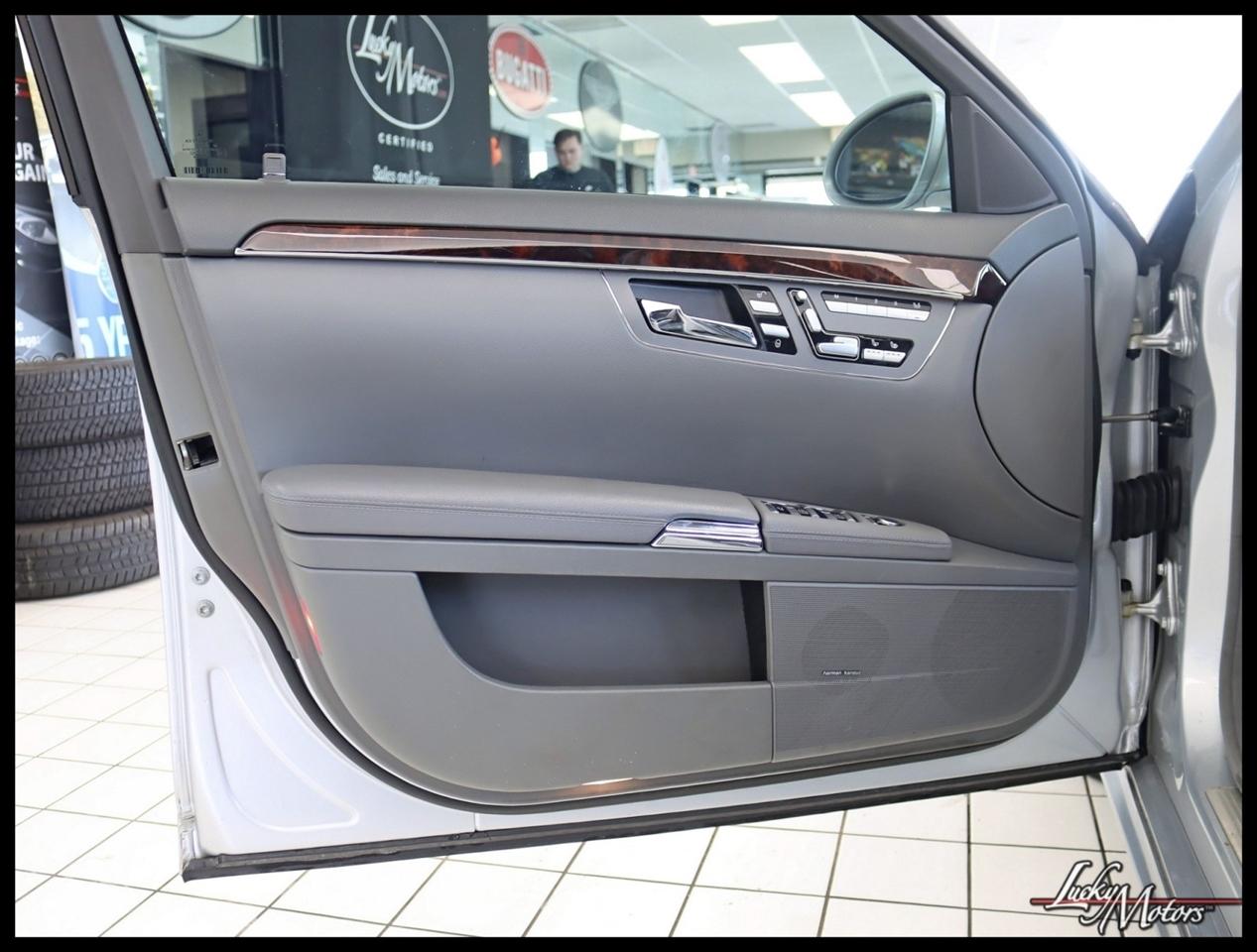 Mercedes-Benz S-Class S550 4MATIC 2007