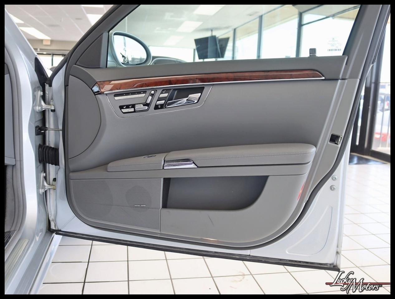 Mercedes-Benz S-Class S550 4MATIC 2007