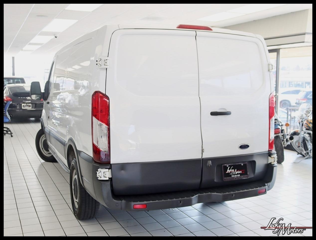 Ford Transit 250 Van Low Roof 60/40 Pass.130-in. WB 2017