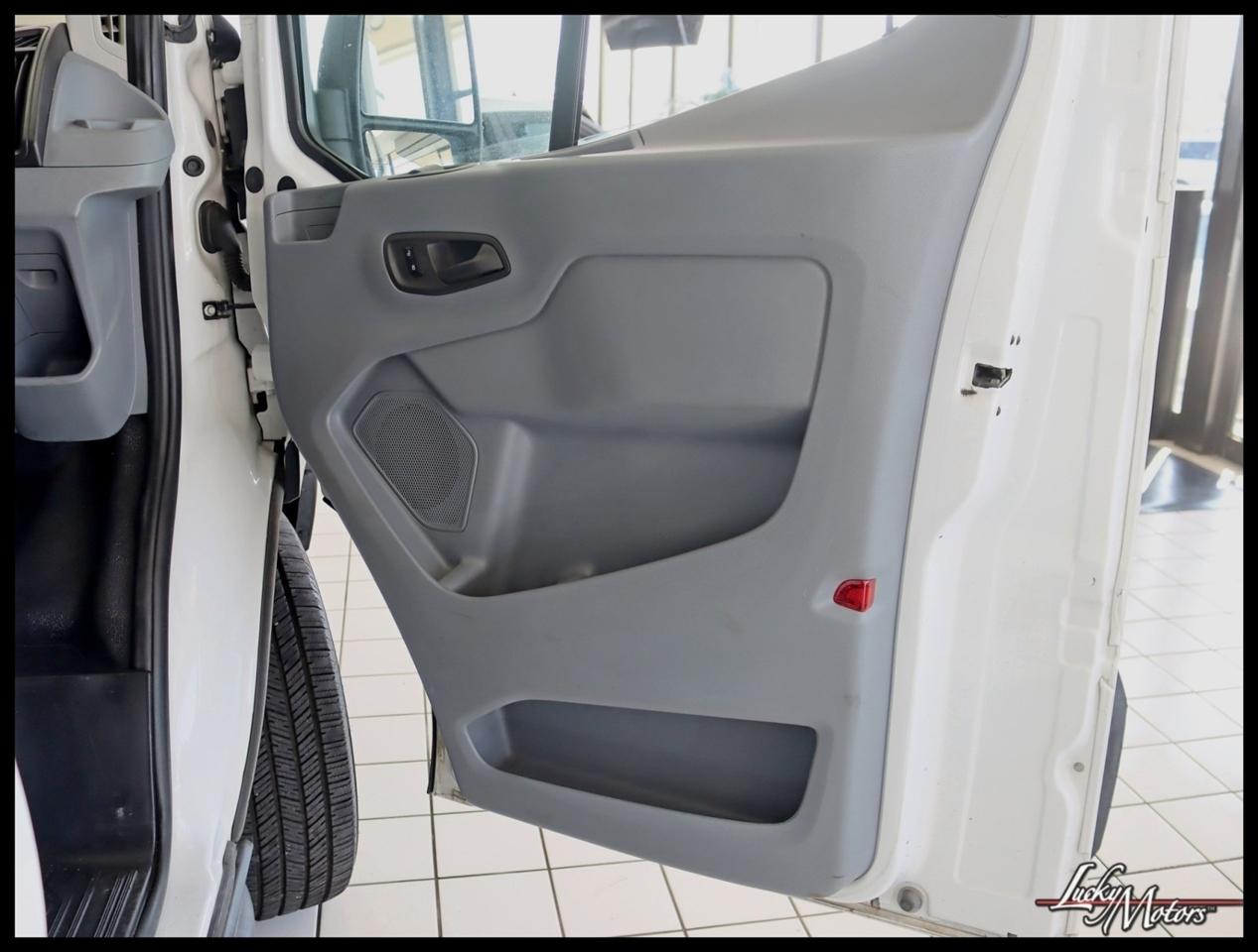 Ford Transit 250 Van Low Roof 60/40 Pass.130-in. WB 2017