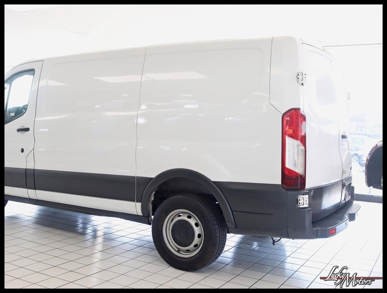 Ford Transit 250 Van Low Roof 60/40 Pass.130-in. WB 2017